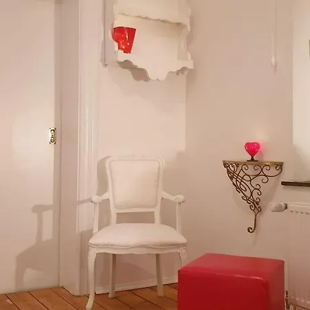 Apartmán Exklusive 3-zimmer-wohnung, 2 Ebenen, Messe, Zentrum, 67 M2